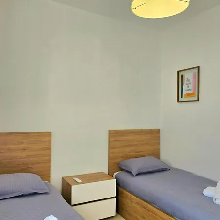 Happy Qerret Apartmán *