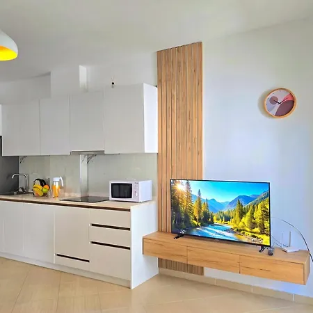 Happy Qerret Apartment Golem (Tirana)