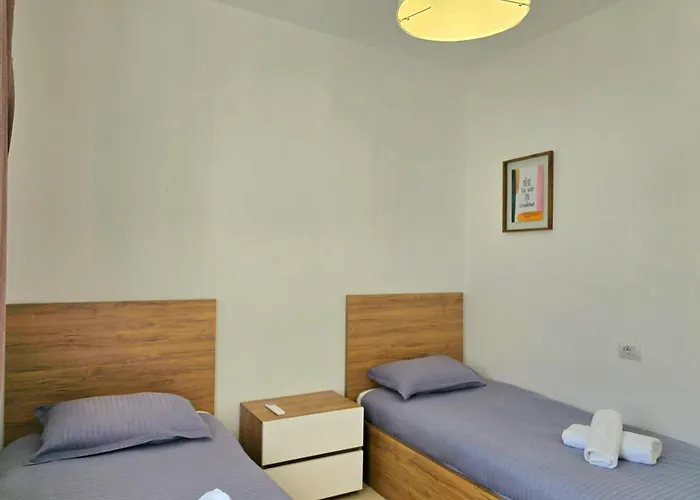 Happy Qerret Lejlighed *