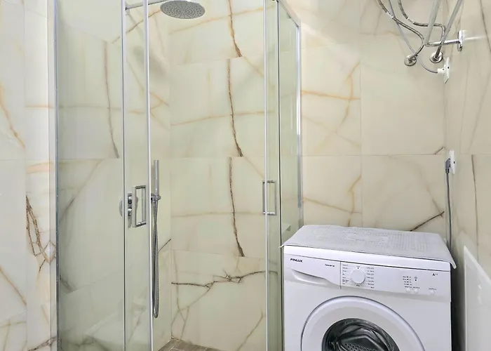 Happy Qerret Lejlighed Golem (Tirana)